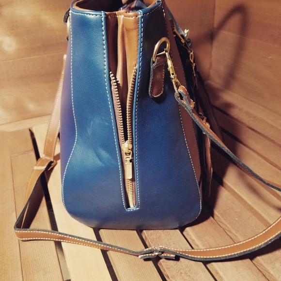 Handbag - Picture 3 of 4